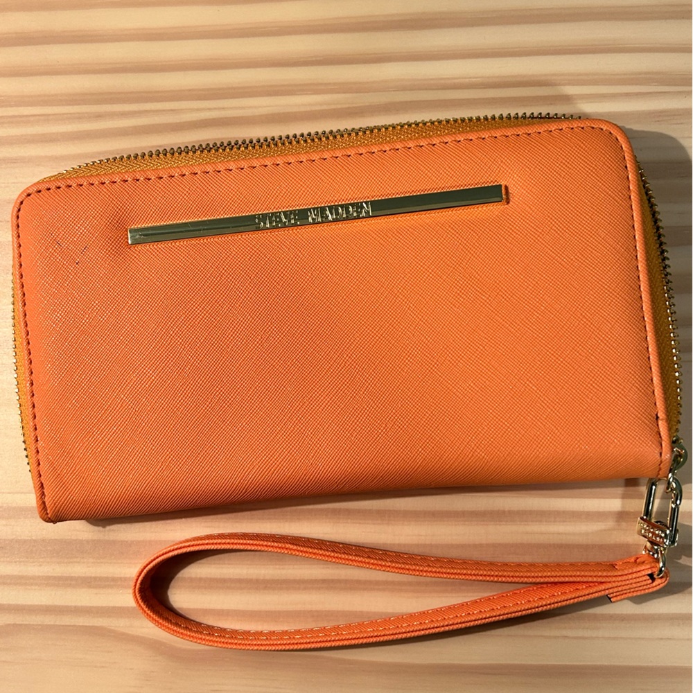 Steve Madden wallet wristlet